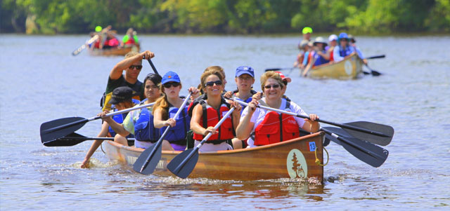 group canoe - Delmos World