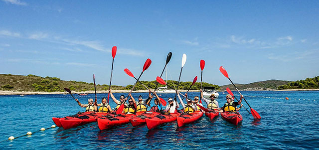sea kayaking - Delmos World